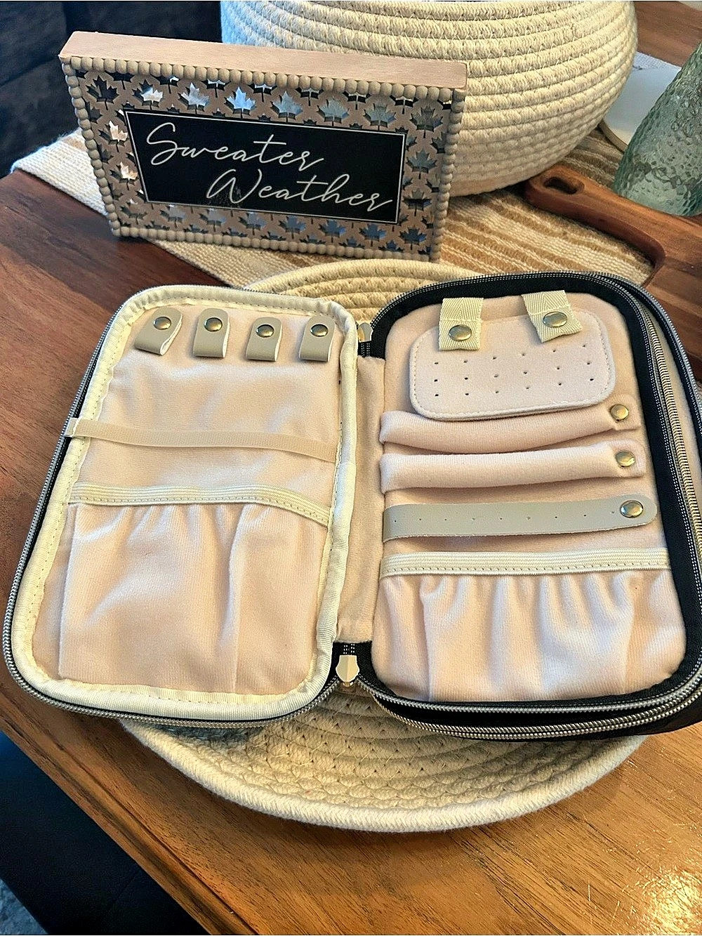 Quilted Travel Jewelry Case in Black & Cream Like New